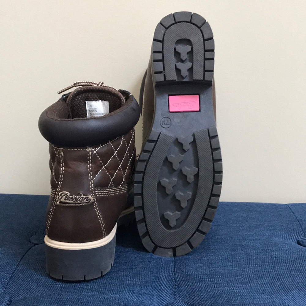 Boots - Picture 6 of 7
